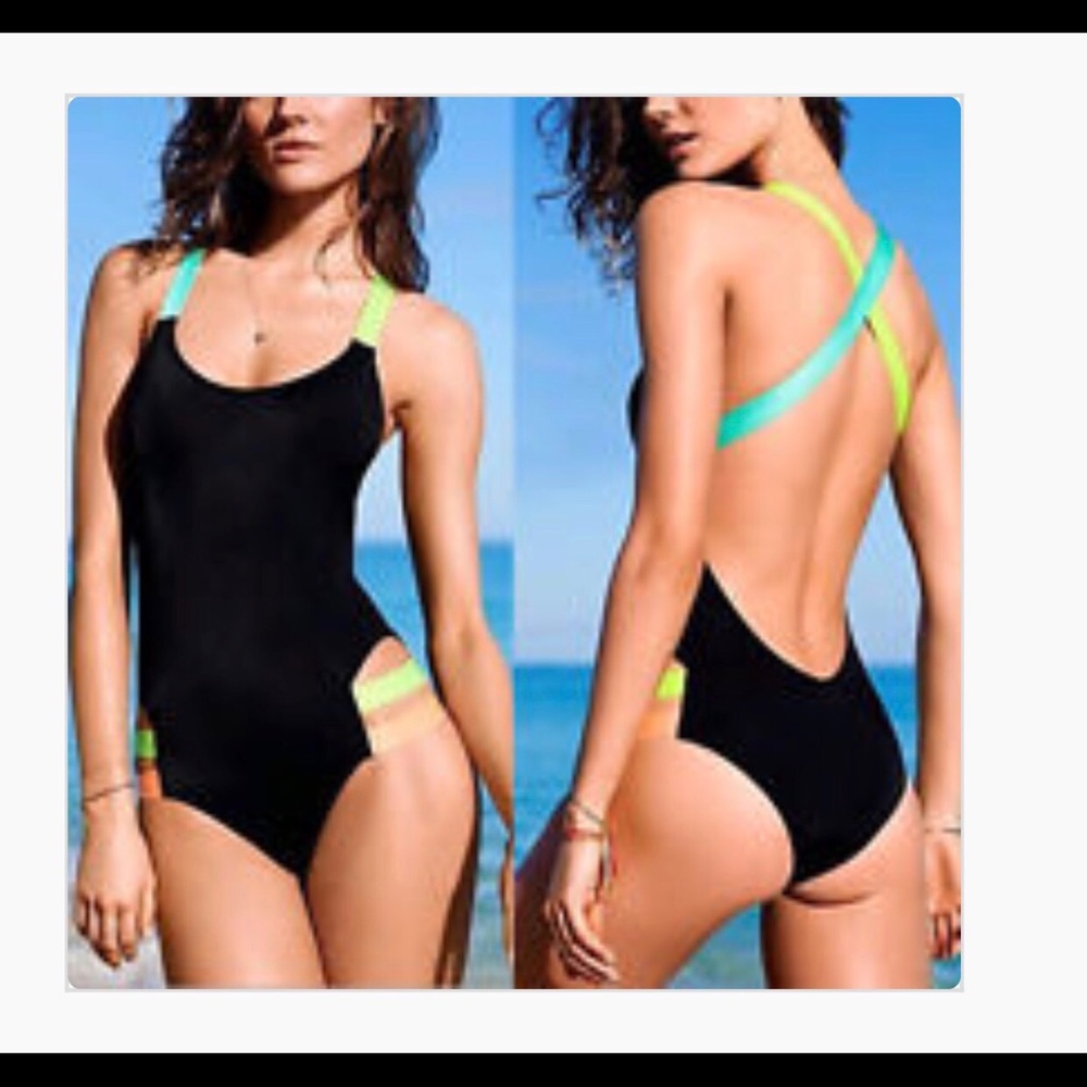 Scoop-neck swimsuit-no brand name